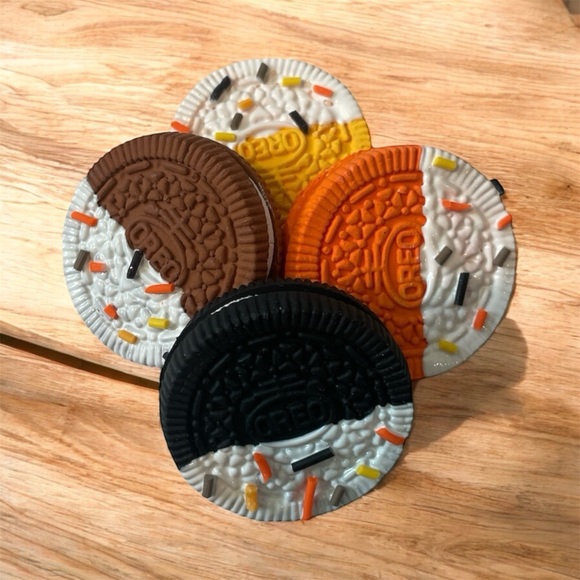 🆕Sets of 4 Fake Fall  Oreos cookies| Faux cookies | False Oreos cookies … - Picture 2 of 8